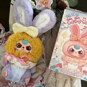 Baby three lily rabbit town